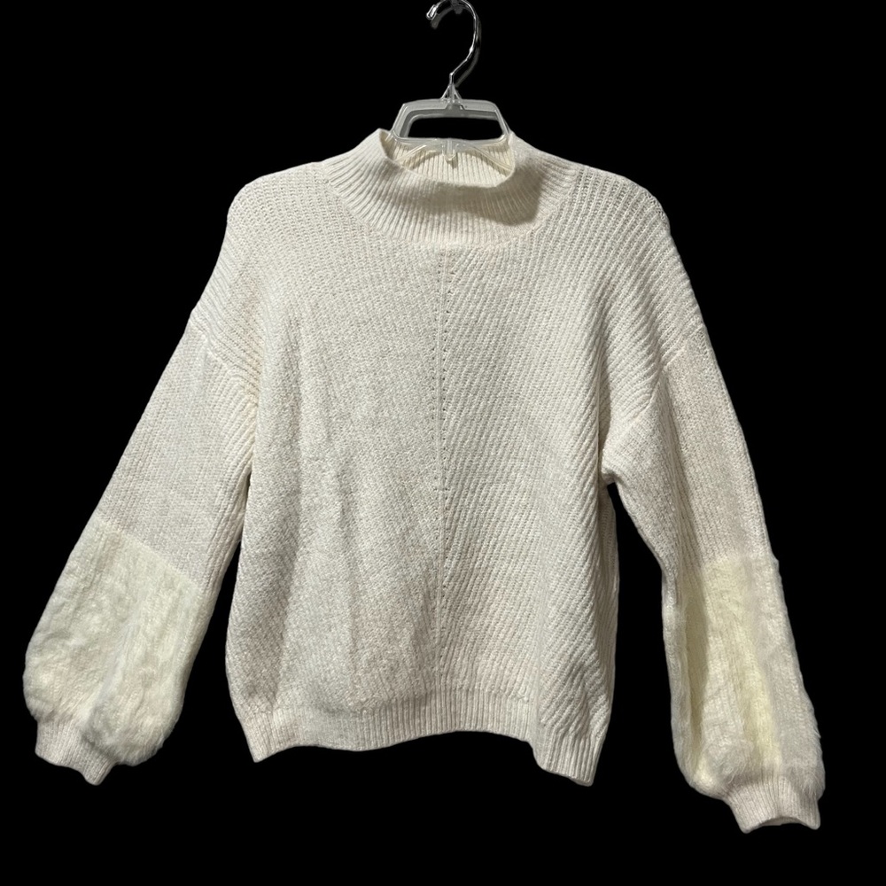 Amaryllis Cream Medium Turtleneck Balloon Long Sleeve Soft - Picture 1 of 8